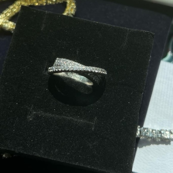 Pure silver 925 stamped size 7.5 dual band ring with swarovski elements - Picture 4 of 9